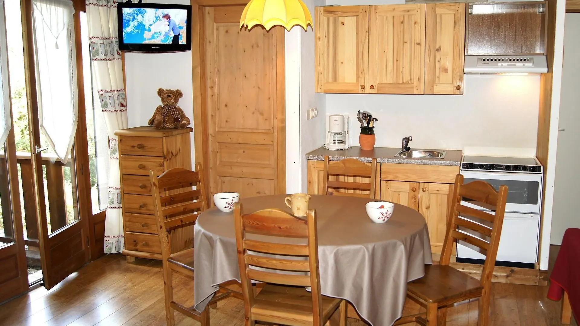 Logis Hotel Gai Soleil Samoens
