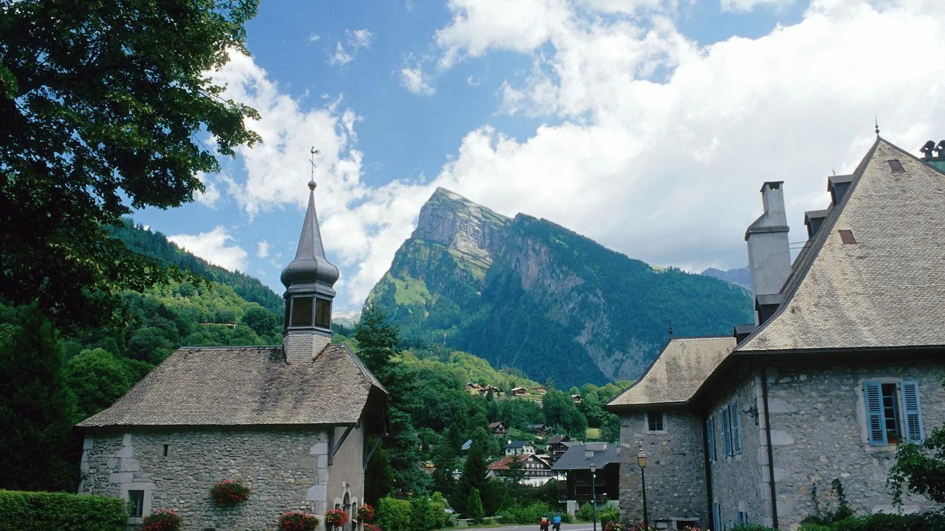 Logis Hotel Gai Soleil Samoens
