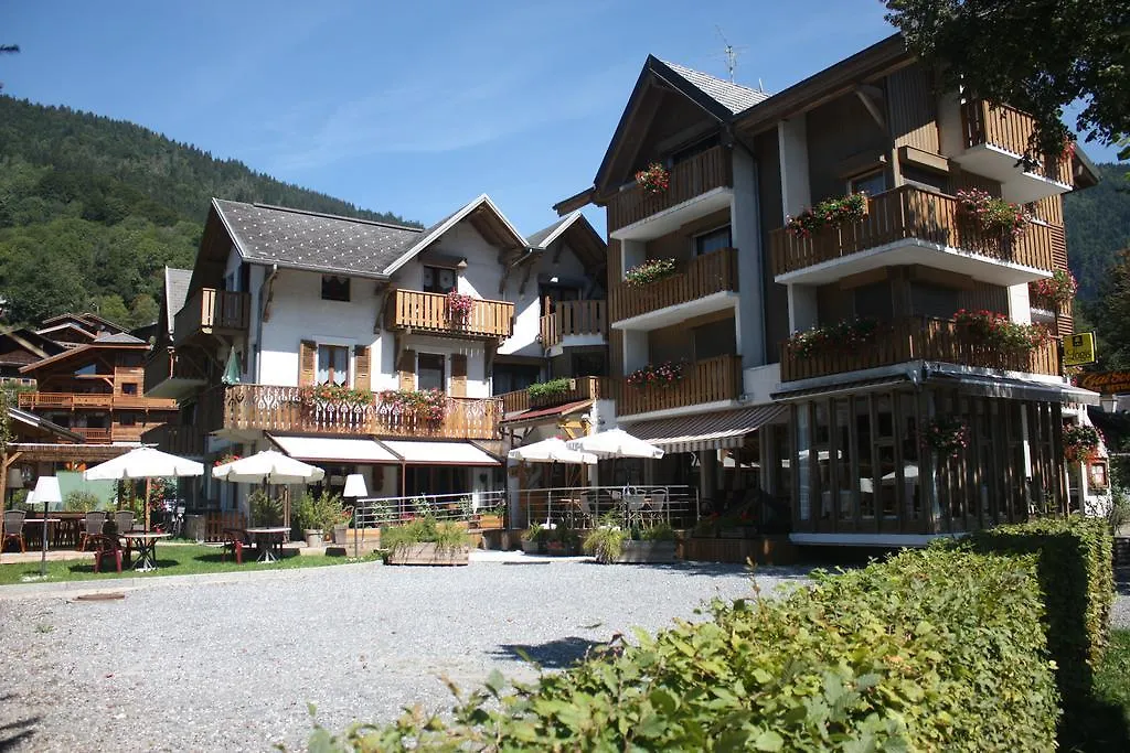 Logis Hotel Gai Soleil Samoens